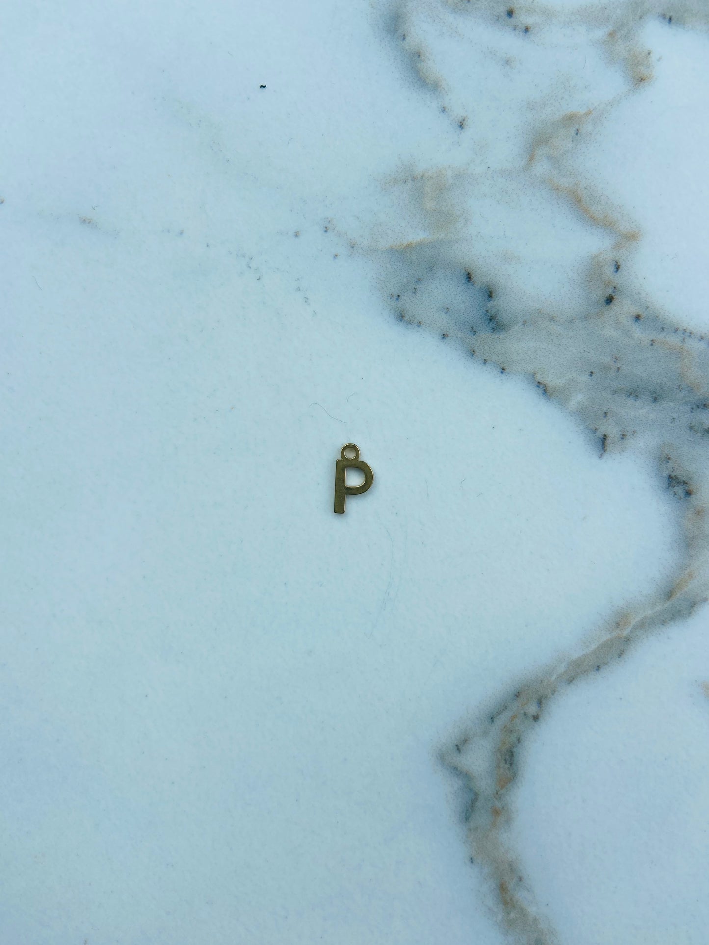 Bedel letter P goud