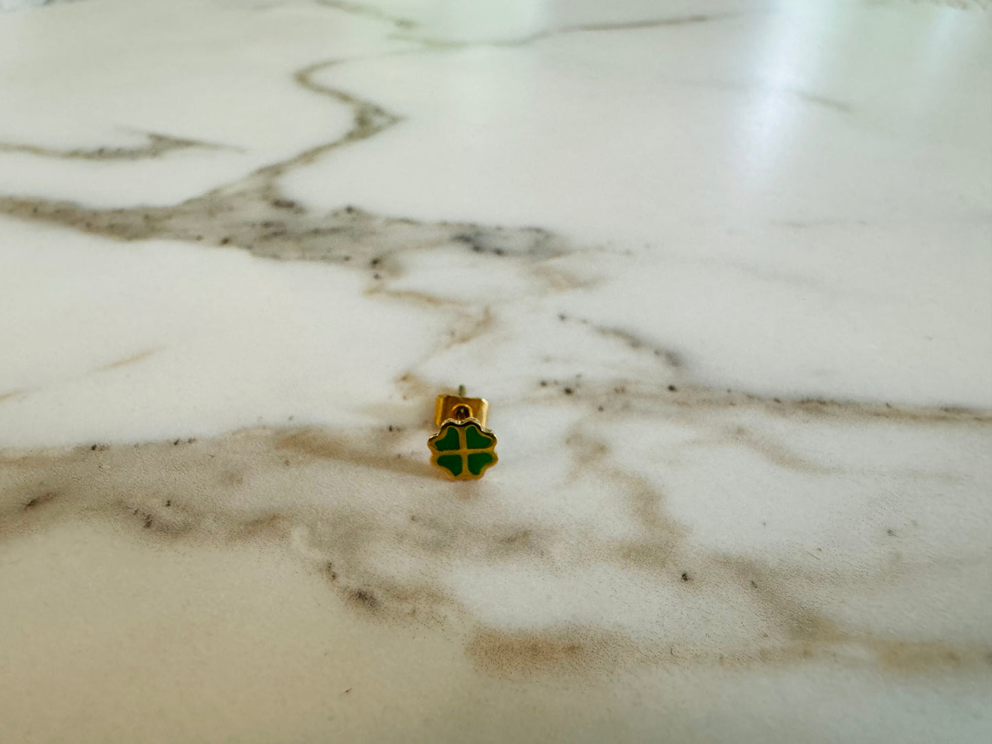 Oorbel klavertje vier per stuk