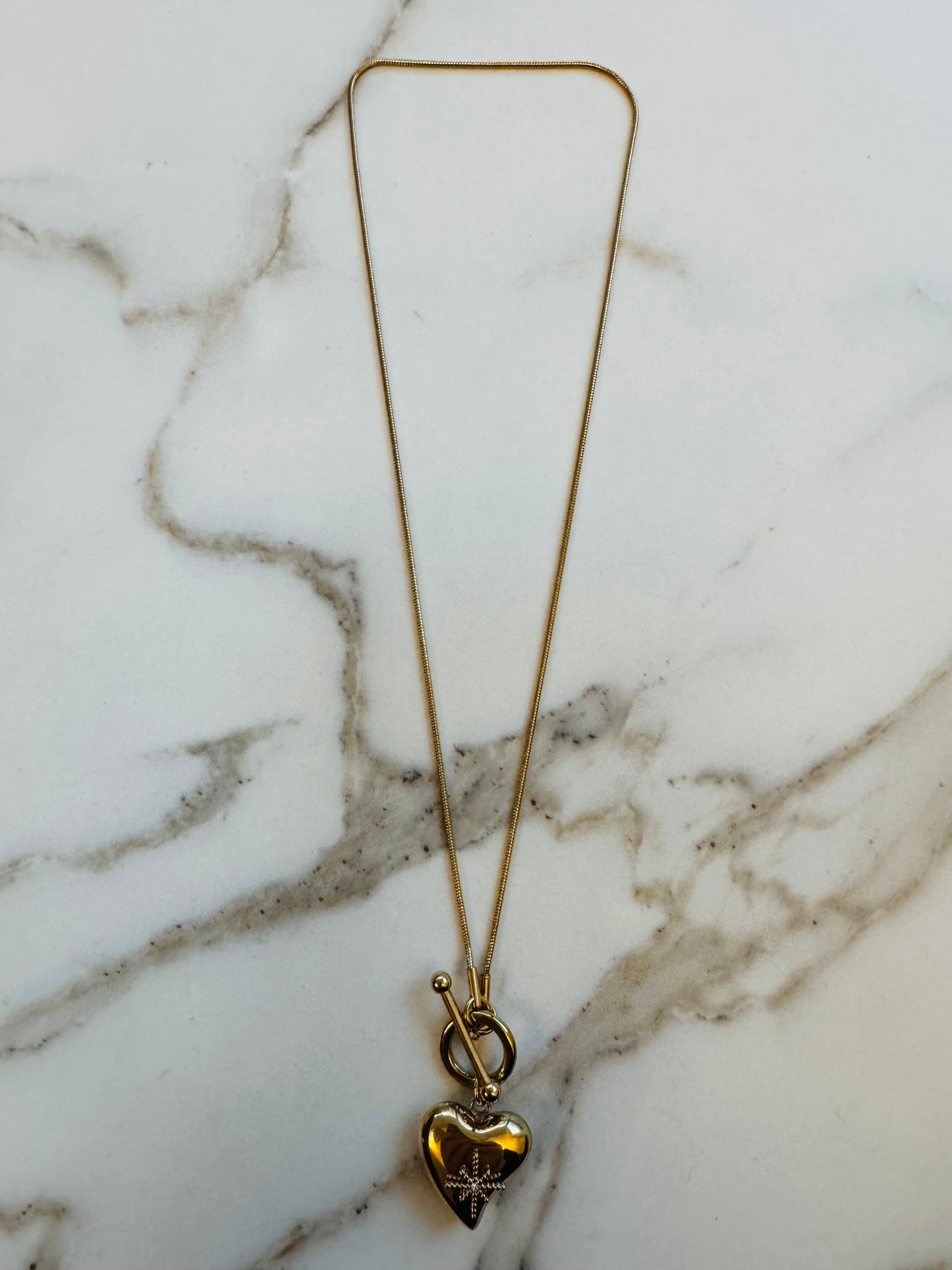 Halsketting hart goud sluiting vooraan