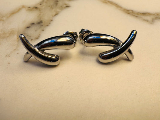 Oorbellen crossed zilver